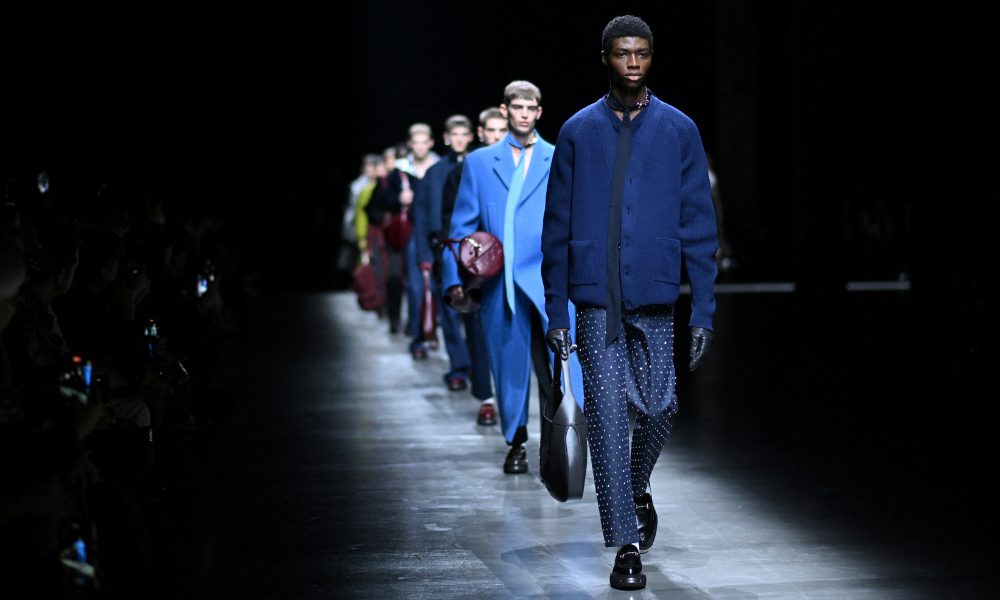 Gucci graces Milan Fashion Week with De Sarno's dressy looks for men ...