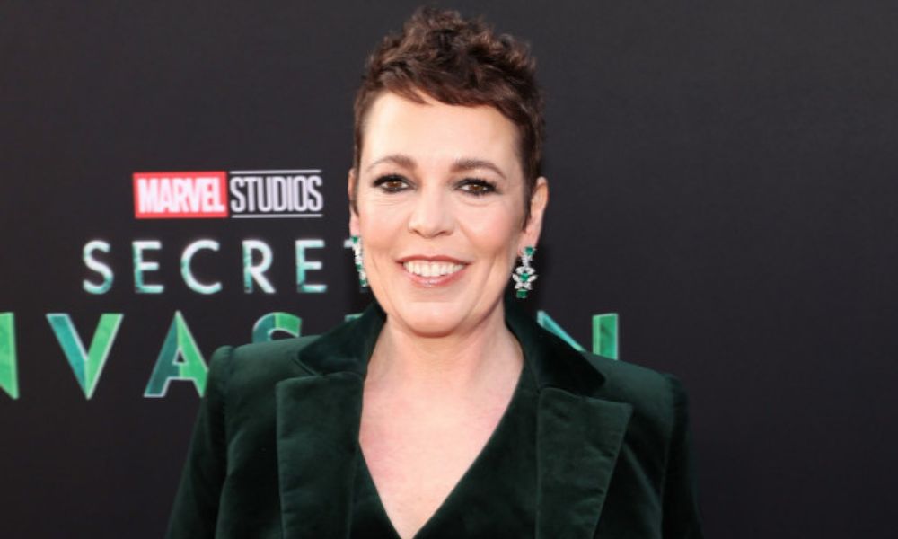 Olivia Colman calls for new rules to tackle online abuse