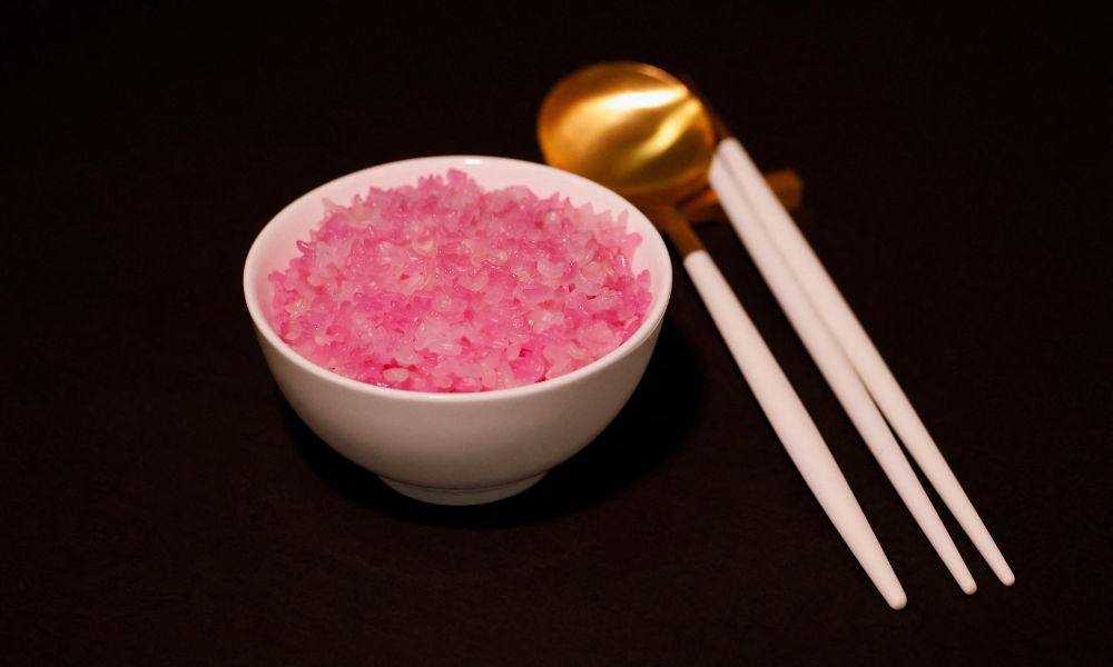 Hybrid beef rice, elaborated using cow muscle and fat stem cells, is set on a table at the Reuters studio in Seoul, South Korea, March 8, 2024. REUTERS/Kim Soo-hyeon/File Photo