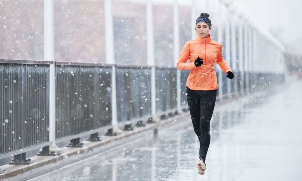 6 Tips For Sticking To Your Fitness Goals Over Winter