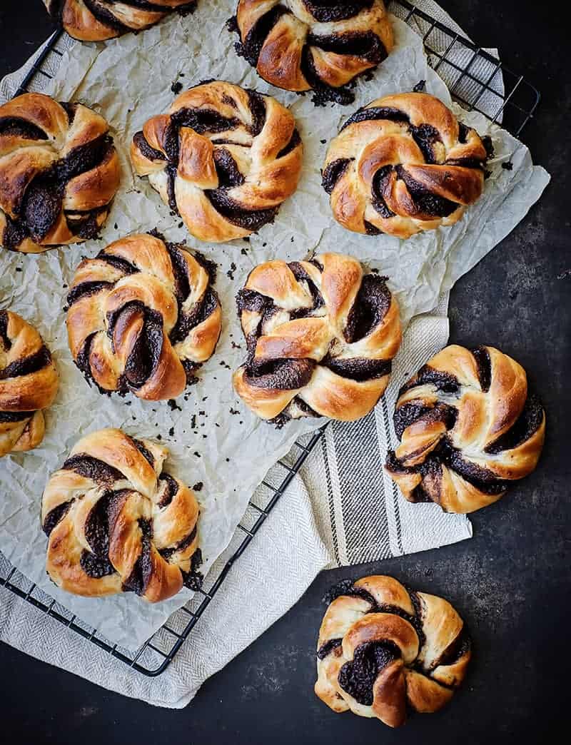 Cardamom Buns with Chocolate Filling