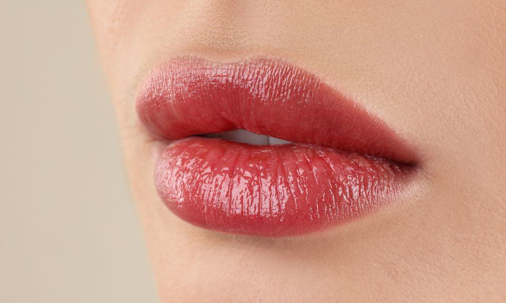 The sheer lip colours leave a stain that lasts for hours. 