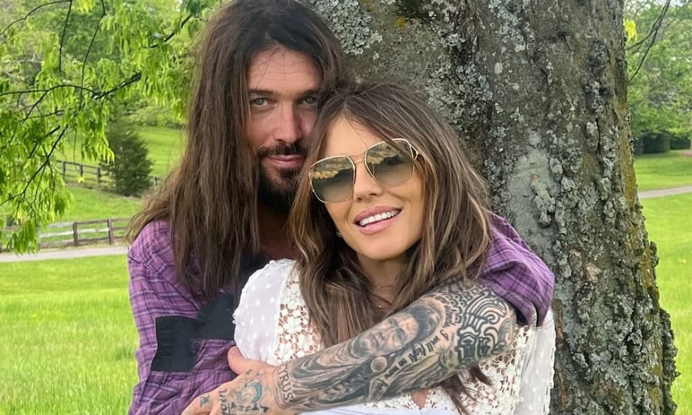 Elizabeth Hurley shared a picture of the couple embracing on social media. Photo / @Elizabethhurley1