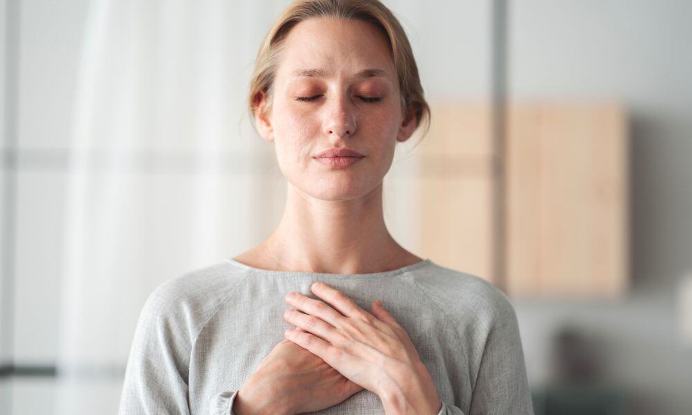5 Ways You Can Use Mantra Meditation Every Day To Boost Your Wellbeing