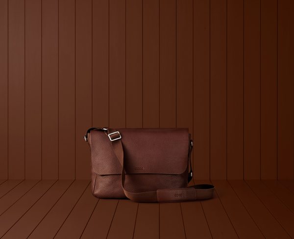 ecco messenger bag