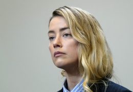 Actor Amber Heard returns to the courtroom after lunch break at Fairfax County Circuit Court during a defamation case against her by ex-husband, actor Johnny Depp, in Fairfax, Virginia, U.S., May 4, 2022. REUTERS/Elizabeth Frantz/Pool