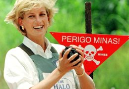 FILE PHOTO: Diana, Princess of Wales holds a landmine in one of the safety corridors of the landmine field in Huambo, Angola, January 15, 1997 during a visit to help a Red Cross campaign outlaw landmines worldwide. REUTERS/Juda Ngwenya