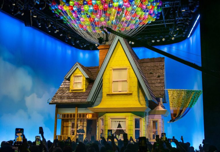 Airbnb has recreated the floating house from the animated film "Up". With its latest stunt, Airbnb demonstrates that it wants to offer more than just normal accommodation.