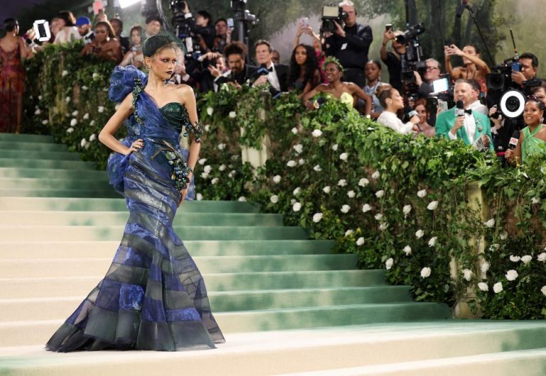 Zendaya poses at the Met Gala, an annual fundraising gala held for the benefit of the Metropolitan Museum of Art's Costume Institute with this year's theme 'Sleeping Beauties: Reawakening Fashion' in New York City, New York, U.S., May 6, 2024. REUTERS/Andrew Kelly     TPX IMAGES OF THE DAY