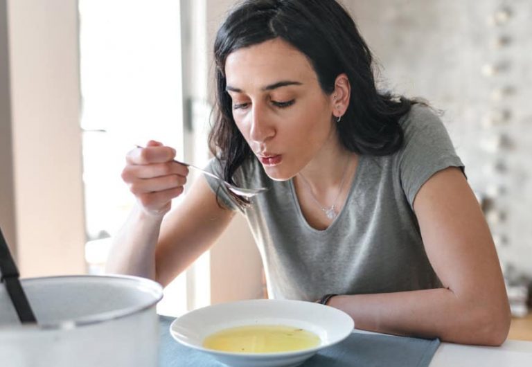 eating chicken soup while sick - can it help