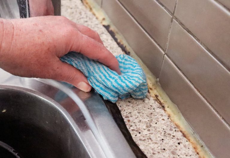 how to remove mould from kitchen