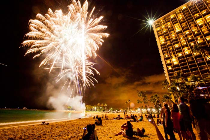 Thinks to do in Oahu: Fireworks over Waikiki