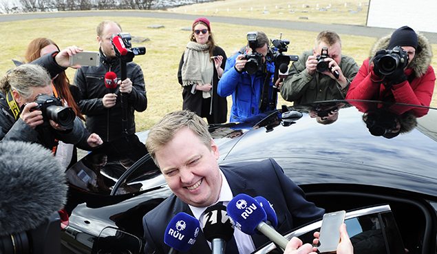 Iceland's Prime Minister Sigmundur David Gunnlaugsson speaks to media outside Iceland president's residence. REUTERS/Sigtryggur Johannsson 
