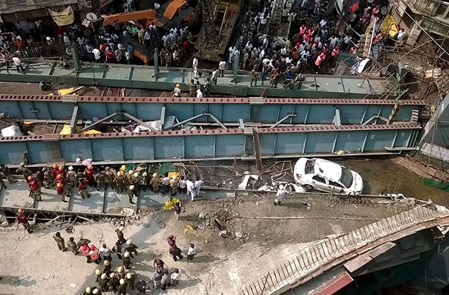 A general view of the collapsed flyover in Kolkata. REUTERS/Rupak De Chowdhuri 