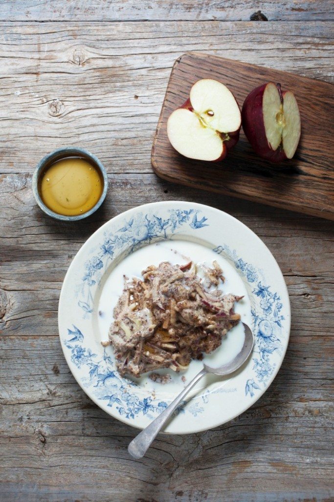 Paleo Porridge with Apple and Cinnamon