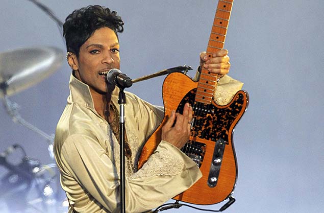 US musician Prince performsat the Hop Farm Festival southern England July 3, 2011. REUTERS/Olivia Harris