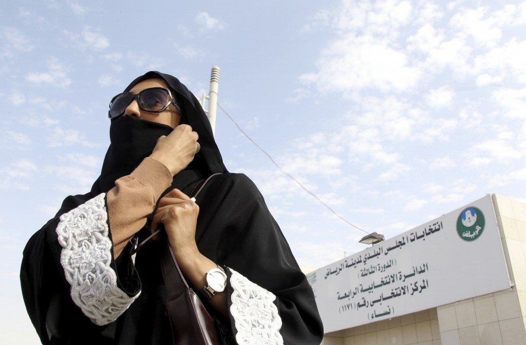 A Saudi woman leaves a polling station after casting her vote during municipal elections, in Riyadh, Saudi Arabia December 12, 2015. REUTERS/Faisal Al Nasser
