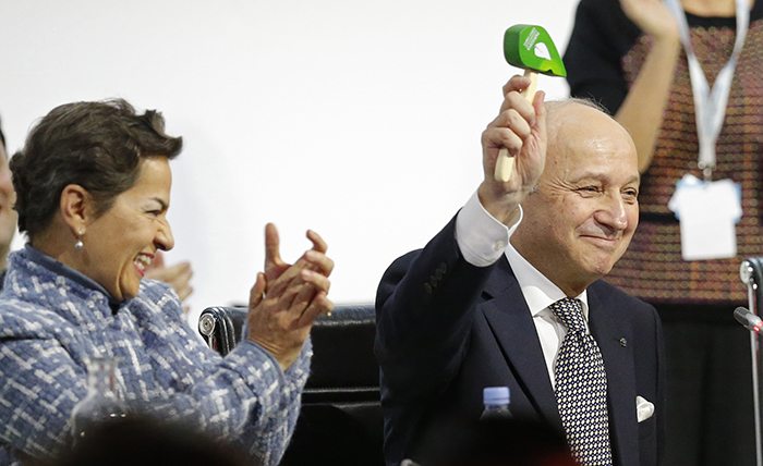 French Foreign Affairs Minister Laurent Fabius (R), President-designate of COP21 and Christiana Figueres (L), Executive Secretary of the UN Framework Convention on Climate Change.  REUTERS/Stephane Mahe