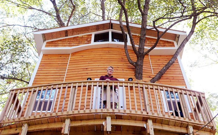 Grandfather designs treehouse for grandchildren